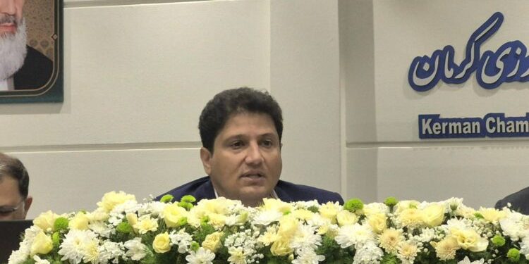 تنها راه نجات کشاورزی کرمان، کشت گلخانه‌ای است