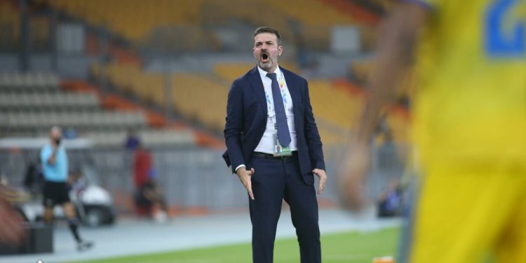 خبرورزشیگردی| ادعای سایت ایتالیایی: سرمربی استقلال در ایران درگیر یک «کابوس واقعی» است!