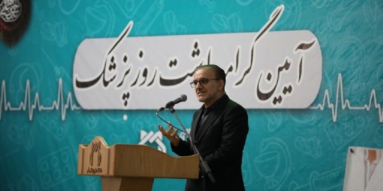 کاهش روند مهاجرت پزشکان نتیجه حمایت دولت است/ اصلاح تعرفه‌های خدمات سلامت در دولت چهاردهم