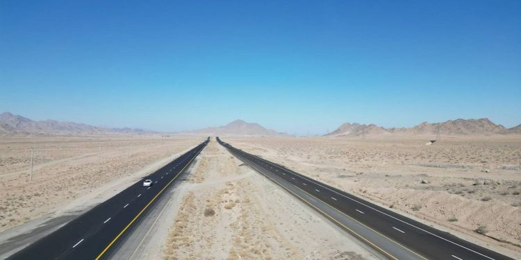 بهره برداری از ۷۰ کیلومتر بزرگراه و راه اصلی در شمال سیستان و بلوچستان در دولت چهاردهم