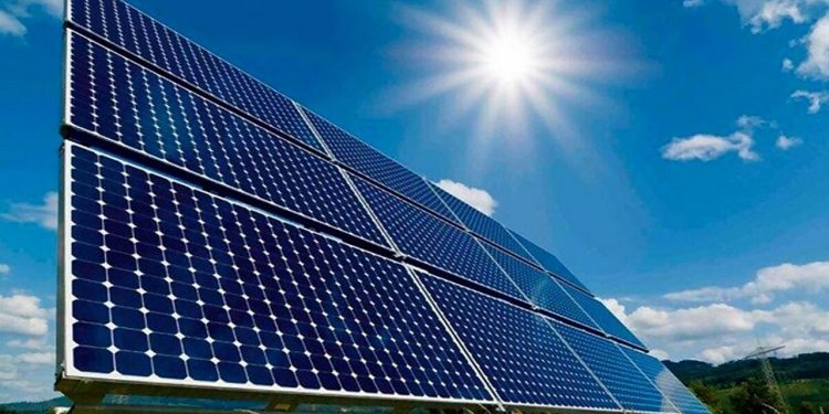 ۱۳۰۰ مگاوات انرژی خورشیدی در دولت چهاردهم ایجاد شد