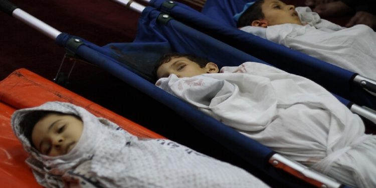 پیشنهاد لاپید برای سفیدشویی اسرائیل: عذرخواهی از قتلعام کودکان