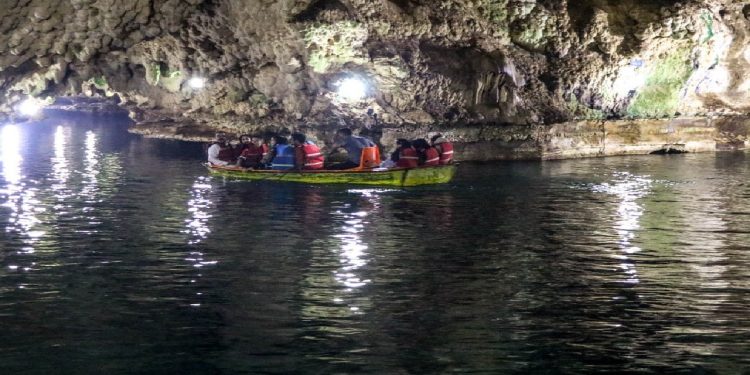 وسعت آثار طبیعی ملی در کشور بیش از ۴۱ هزار هکتار است