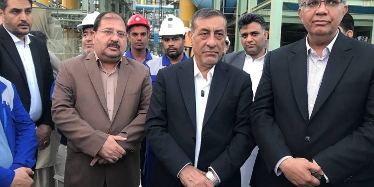 معاون اجرایی رئیس جمهور از مجتمع فولاد مَکُران بازدید کرد