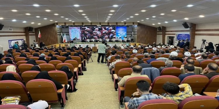 اجلاسیه سراسری نماز دانش‌آموزی در سمنان