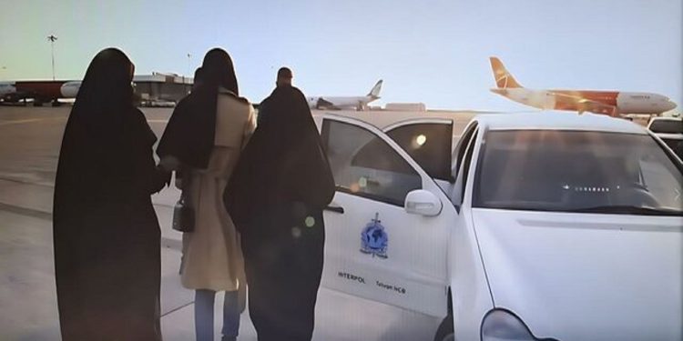 رئیس پلیس بین‌الملل فرماندهی انتظامی جمهوری اسلامی ایران از استرداد زنی به اتهام کلاهبرداری به مبلغ ۵۰ هزار دلار به کشور خبر داد.