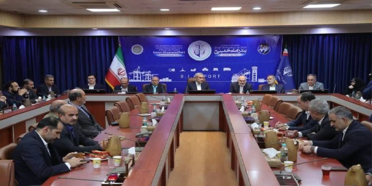 زمان ترخیص کالا از بنادر کشور باید به سه روز کاهش یابد