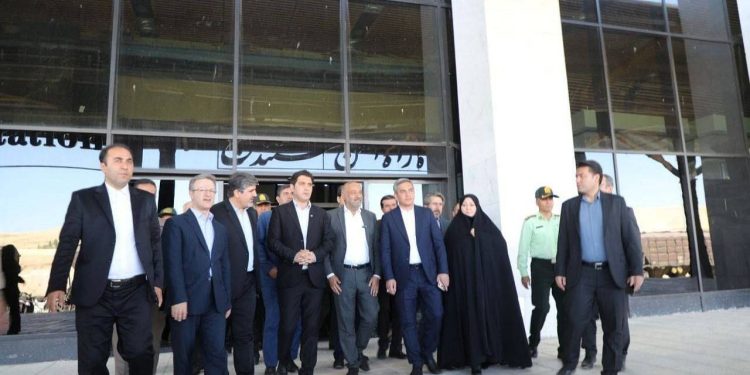 شرکت رجاء برای توسعه سفرهای ریلی سنندج ورود کند