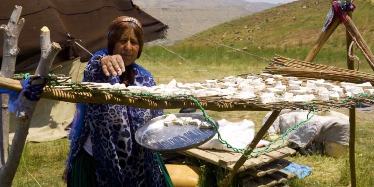 دسترسی دشوار به درمان؛ قصه مشکلات بهداشت و درمان در دل کوه‌های لرستان