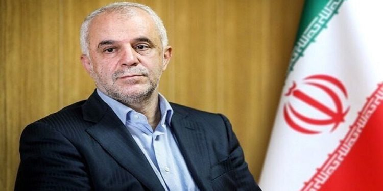 راه مقابله با هجمه فرهنگی دشمن، بزرگداشت شهدا است