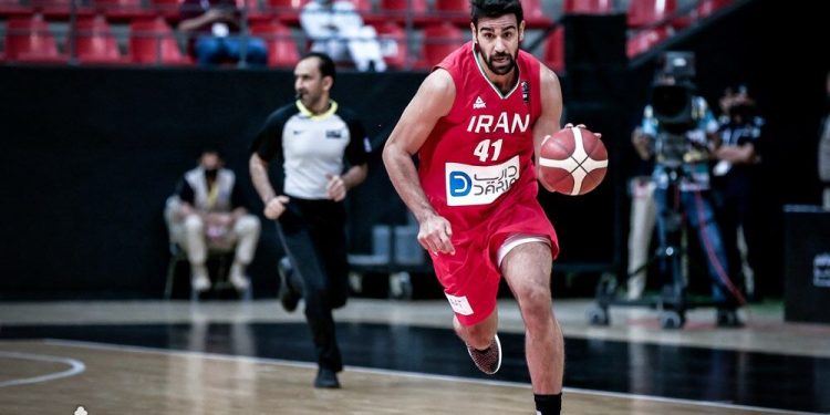 همسرم به شدت طرفدار استقلال است/ استقلالی‌ها ما را در لیگ برتر تنها نگذارند