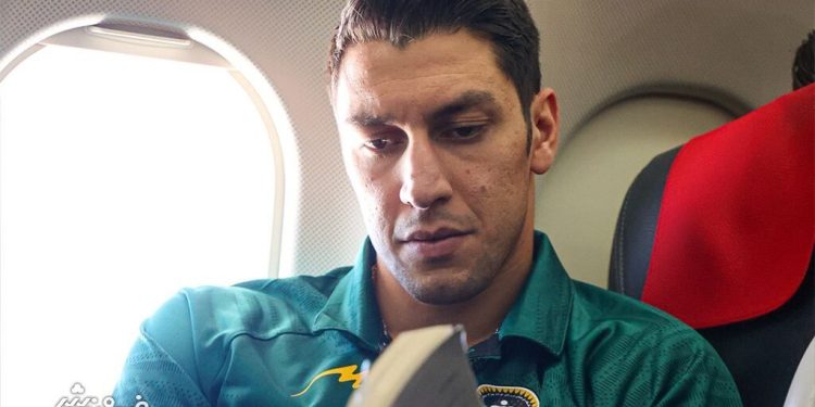 از استقلال و پرسپولیس پیشنهاد داشتم/ ساپینتو مشکل نداشت با استقلال بسته بودم ولی به یک تیم بزرگ رفتم!