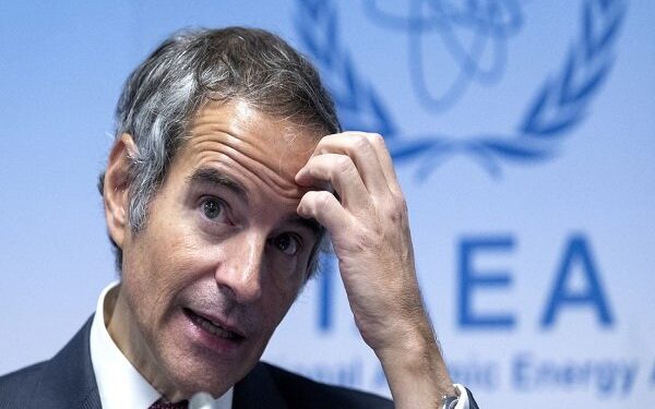 ادعای خبرگزاری فرانسه:«گروسی» گفت بازرسان به سایت هسته‌ای ایران رسیدند