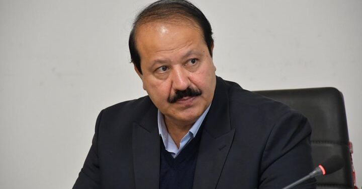 فعالان اقتصادی گلستان در کنار نظام برای رفع مشکلات تولید ایستاده‌اند