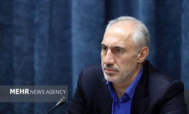 شهرکرد- رئیس سازمان برنامه و بودجه کشور گفت:  ۵ هزار میلیارد تومان برای پرداخت معوقات کادر درمان به ویژه پرستاران، به وزارت بهداشت داده شد.