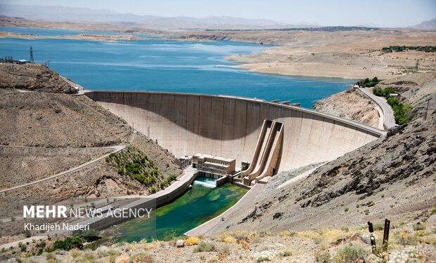 ذخیره سد زاینده‌رود به ۲۴۲ میلیون مترمکعب رسید