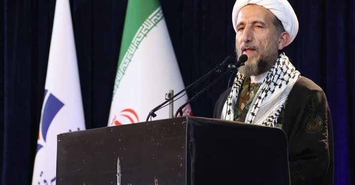 امام جمعه قزوین: مذاکره با دشمن سادهانگاری است