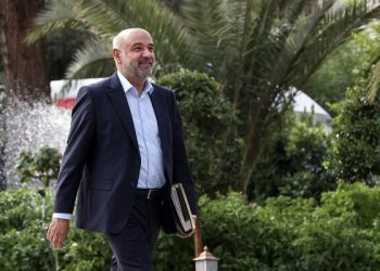 میدری: حذف یارانه دهک‌های ۸ تا ۱۰ کمکی به تأمین منابع کالابرگ نمی‌کند