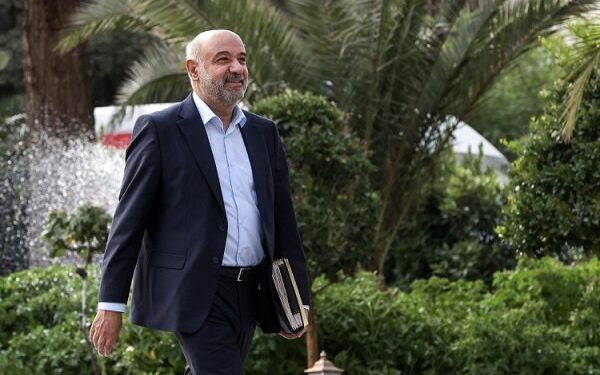 میدری: حذف یارانه دهک‌های ۸ تا ۱۰ کمکی به تأمین منابع کالابرگ نمی‌کند