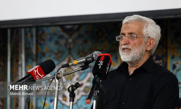 جلیلی: «روایت صحیح» کلید تداوم حرکت انقلاب است