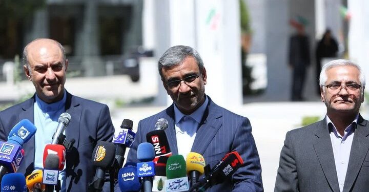 افتتاح و کلنگ زنی ۱۳۶۵ پروژه در هفته دولت در خراسان رضوی