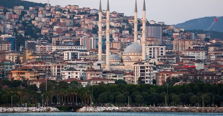 احتمال میزبانی استانبول از دیدار پوتین و زلنسکی قوت گرفت