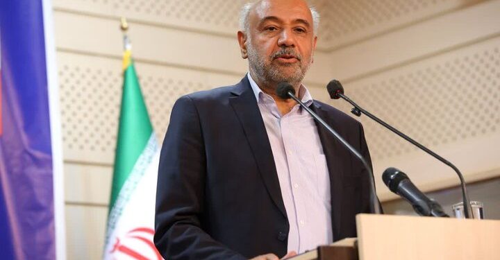 بخش خصوصی در توسعه منطقه‌ای به ویژه در کردستان نقش آفرینی کند