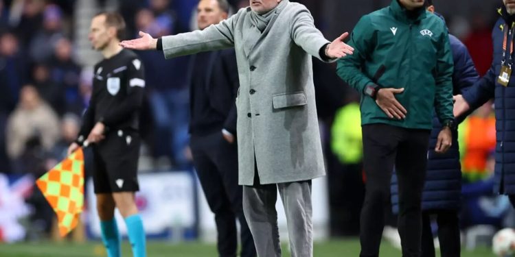 آقای خاص؛ استاد اخراج و غرامت!