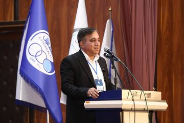 توئیت تاجرنیا علیه فتحالله زاده/سکوت کنید!