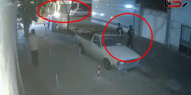 فیلم لحظه حمله وحشیانه اراذل و اوباش به 3 نوجوان در شهرری / پسر نوجوان چاقو چاقو شد / مهاجمان را می شناسید ؟!