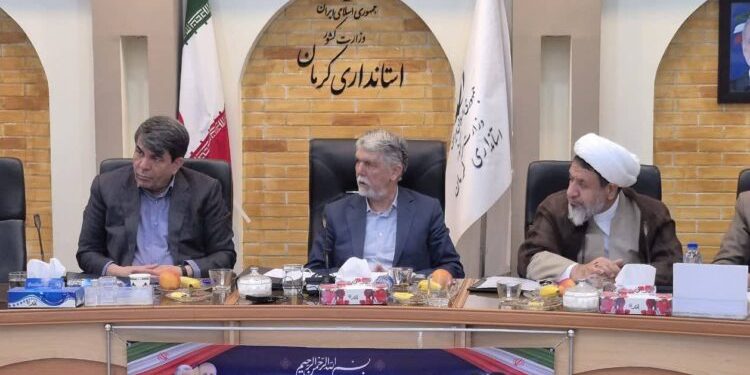 تقویت همبستگی ملی و سواد رسانه‌ای ضرورت روز کشور است