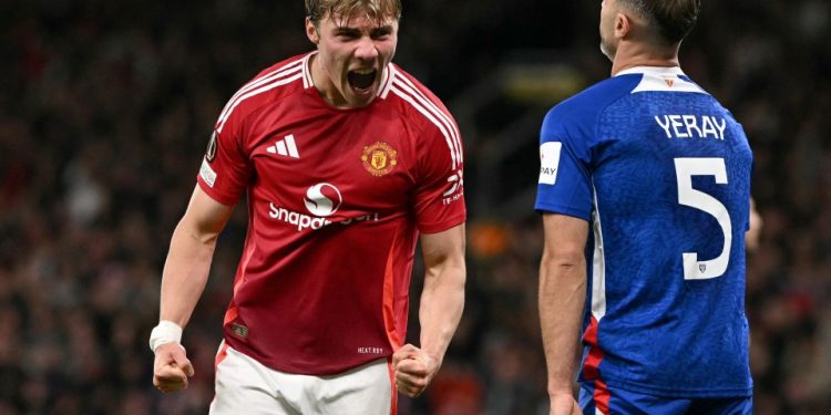 Rasmus Hojlund در میان شایعات 38 میلیون پوند بین میلان اعلامیه انتقال را اعلام می کند