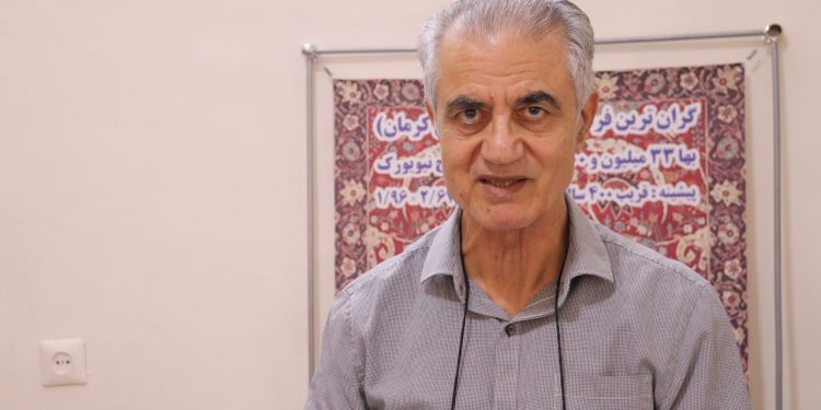 یک مویز و چهارصد قلندر!