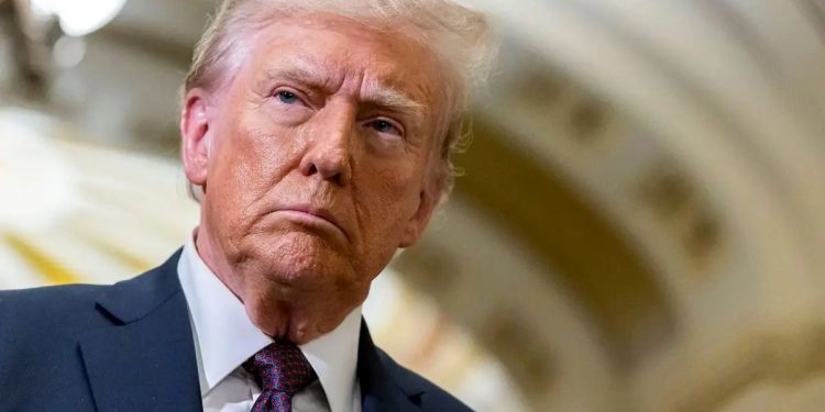 اولین تصاویر ترامپ پس از شایعه مرگش