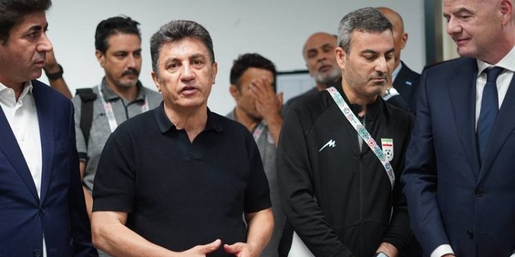 اهدای پیراهن تیم ملی فوتبال به اینفانتینو + عکس