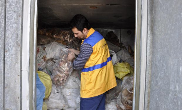 ۶ تن از فراورده های مرغی فاسد در زاهدان معدوم شد