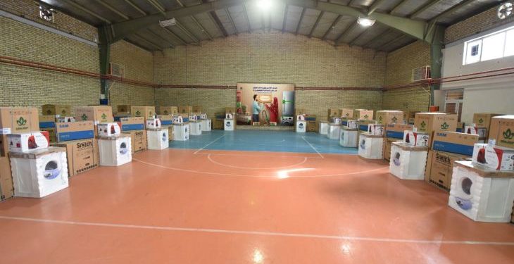 اهدای  ۱۰۰ جهیزیه نوعروسان کمیته‌ امداد خراسان‌جنوبی