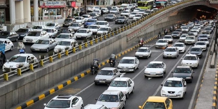 معاون اجتماعی و فرهنگ ترافیک پلیس راهنمایی و رانندگی تهران بزرگ از ترافیک پرحجم و سنگین صبحگاهی در معابر و بزرگراههای پایتخت خبر داد.