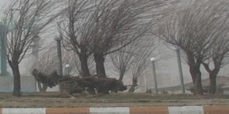 وزش باد و غبار رقیق در البرز