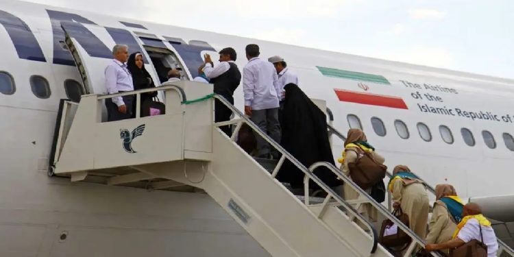 ایستگاه عاشقی؛ فرودگاه خرم آباد در مسیر پرواز زائران حج از لرستان