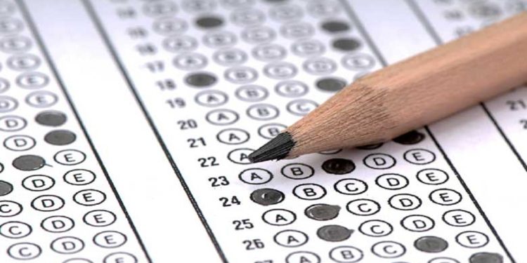 جمعی از دانش آموزان گلستانی رتبه‌های دو رقمی کنکور را کسب کردند.