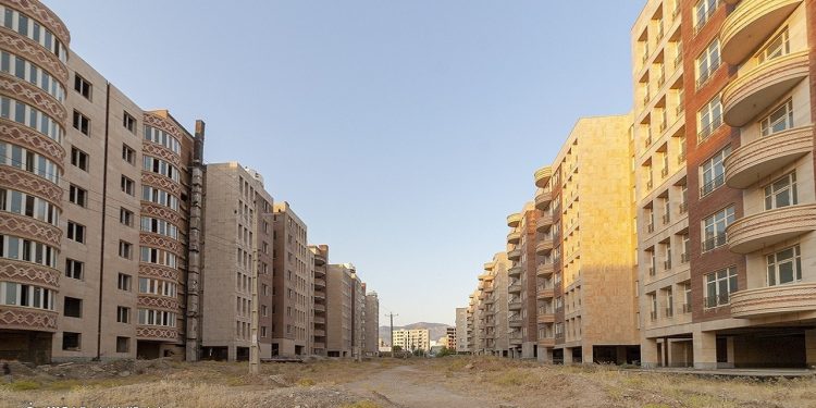 افتتاح ۱۳۲ واحد مسکونی طرح اقدام ملی در مهاجران به همت یک شرکت سرمایهگذاری