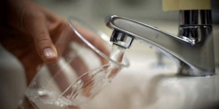 تغییر طعم و بوی آب در منطقه سیستان پدیده‌ای طبیعی است و سلامت مردم را تهدید نمی‌کند