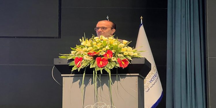 اپتومتریست‌ها بازوی توانمند نظام سلامت در خط مقدم بینایی هستند