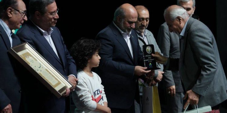 تجلیل صندوق اعتباری هنر از مفاخر فرهنگی و هنری آذربایجان غربی در یازدهمین سفر ملی «هفت بحر هنر»