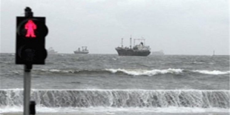 امواج خزری ناآرام میشوند؛ شنا و آب تنی ممنوع!