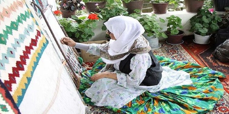 اردبیل قطب تولید گلیم در کشور است