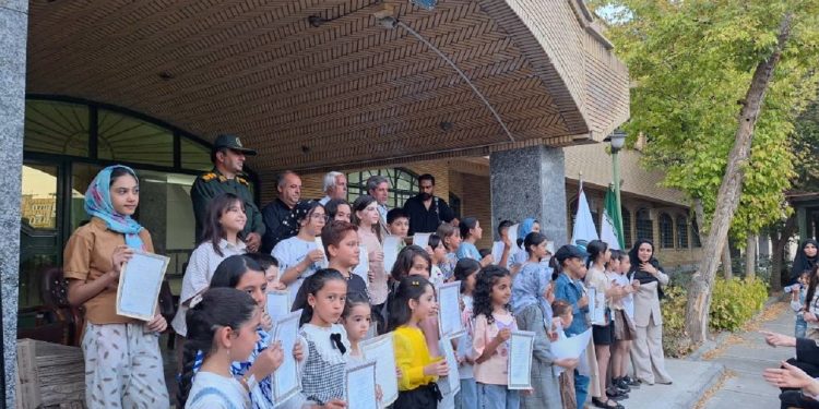 آیین اختتامیه نمایشگاه نقاشی،بامحوریت کودکان وجنگ