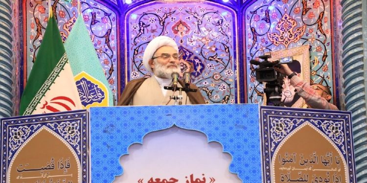 لزوم نظارت بر بازار و کنترل قیمت ها/ حمایت از تولید مورد توجه قرار گیرد