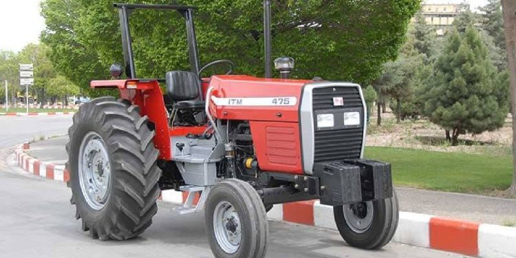 مصرف سوخت تراکتورها در اندیمشک با نصب سامانه ردیاب مدیریت می شود